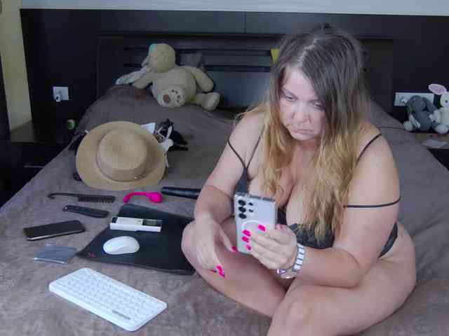 FLUFFY_BEAUTY webcam