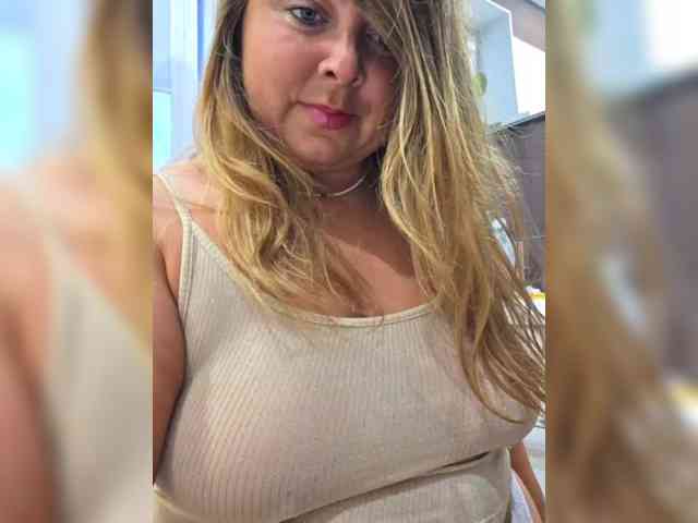 FLUFFY_BEAUTY webcam