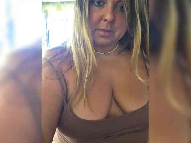 FLUFFY_BEAUTY webcam