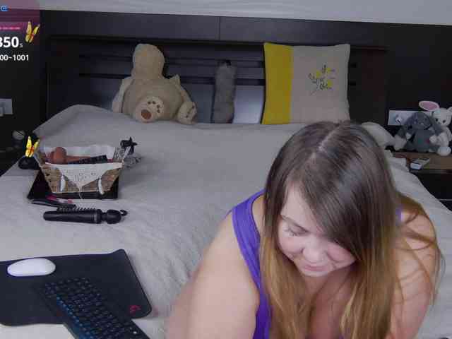 FLUFFY_BEAUTY webcam