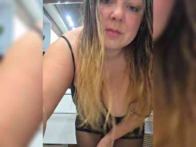 FLUFFY_BEAUTY webcam