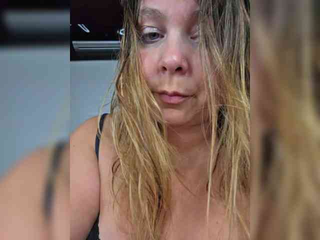 FLUFFY_BEAUTY webcam