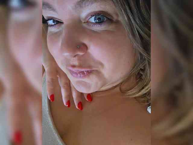 FLUFFY_BEAUTY webcam