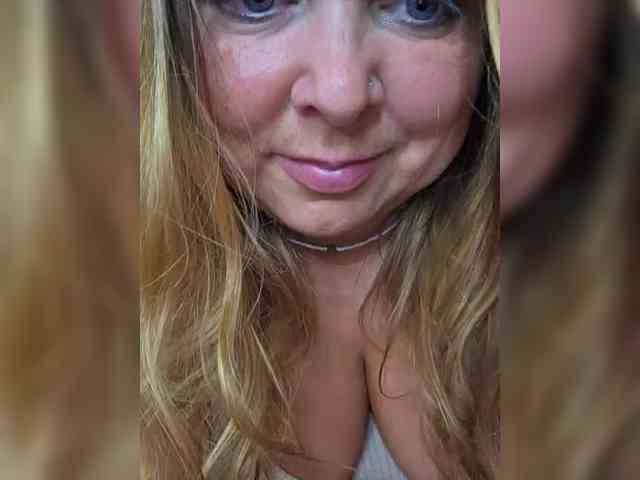 FLUFFY_BEAUTY webcam