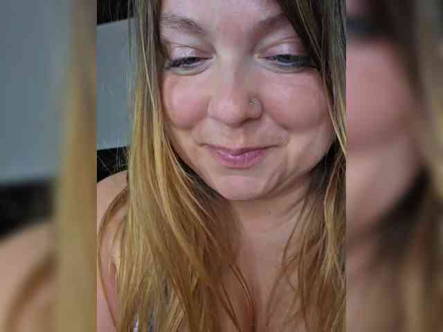 FLUFFY_BEAUTY webcam