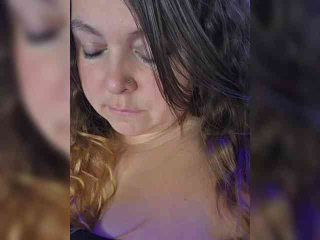 FLUFFY_BEAUTY webcam