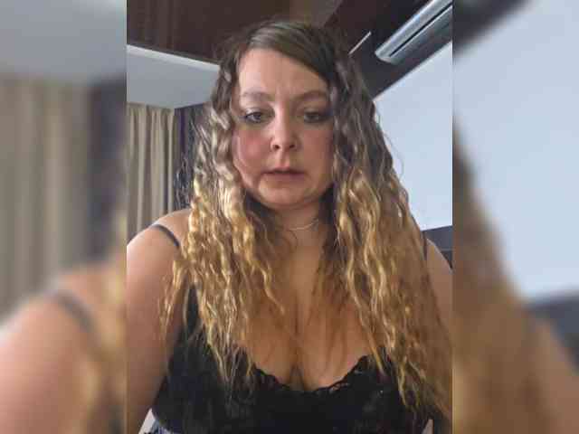 FLUFFY_BEAUTY webcam