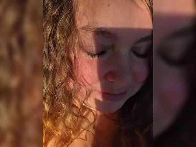 FLUFFY_BEAUTY webcam