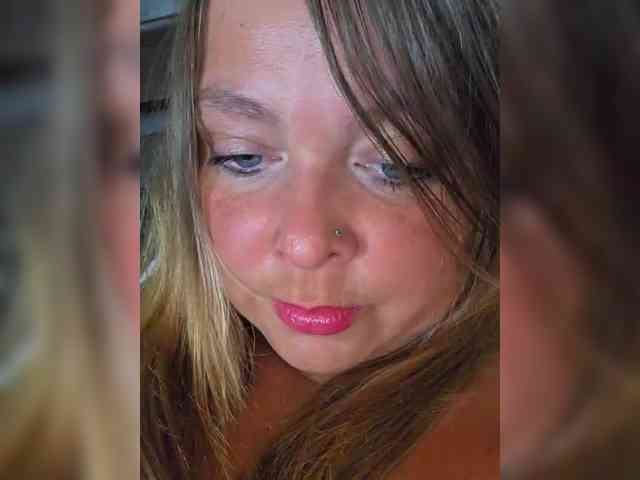 FLUFFY_BEAUTY webcam