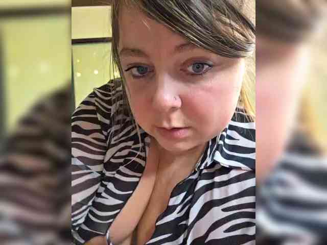 FLUFFY_BEAUTY webcam