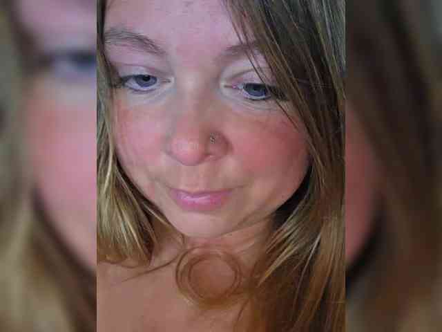 FLUFFY_BEAUTY webcam
