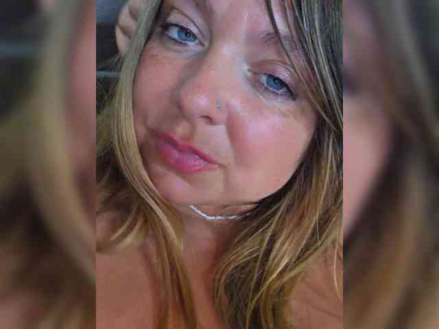 FLUFFY_BEAUTY webcam