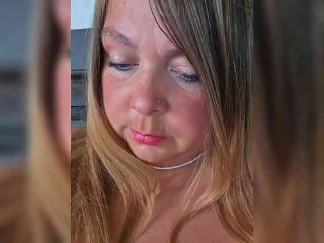FLUFFY_BEAUTY webcam