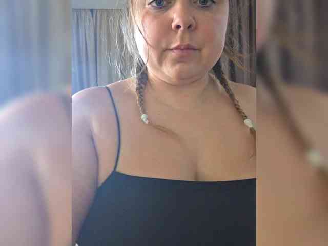 FLUFFY_BEAUTY webcam