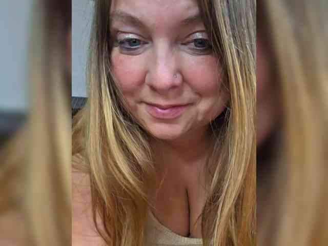 FLUFFY_BEAUTY webcam