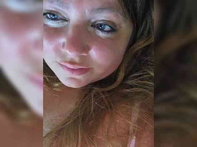 FLUFFY_BEAUTY webcam
