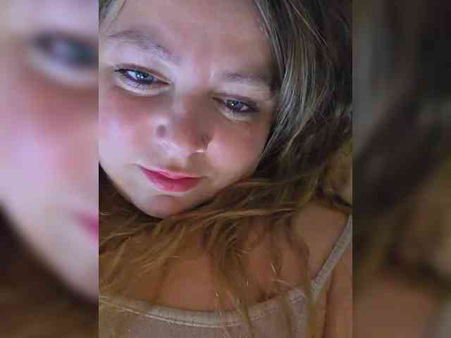 FLUFFY_BEAUTY webcam