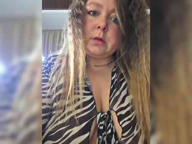 FLUFFY_BEAUTY webcam