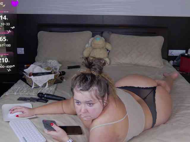 FLUFFY_BEAUTY webcam