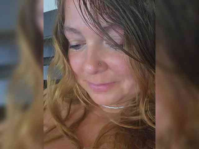 FLUFFY_BEAUTY webcam