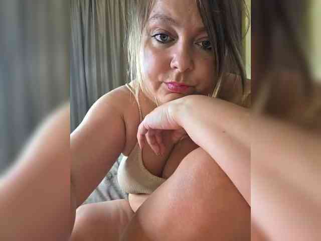 FLUFFY_BEAUTY webcam