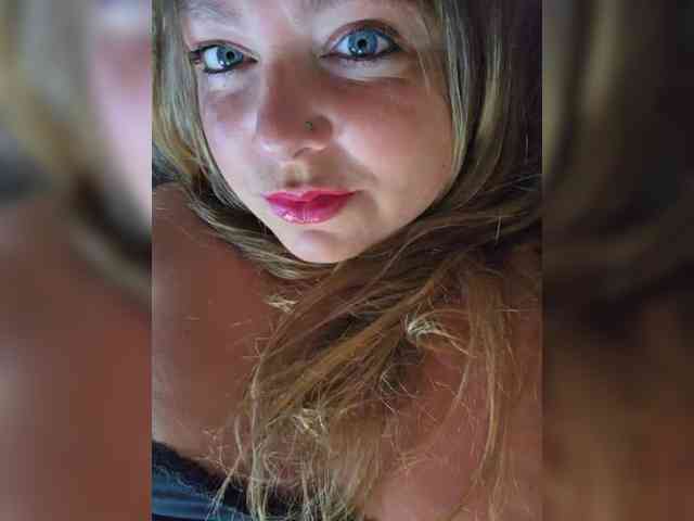 FLUFFY_BEAUTY webcam