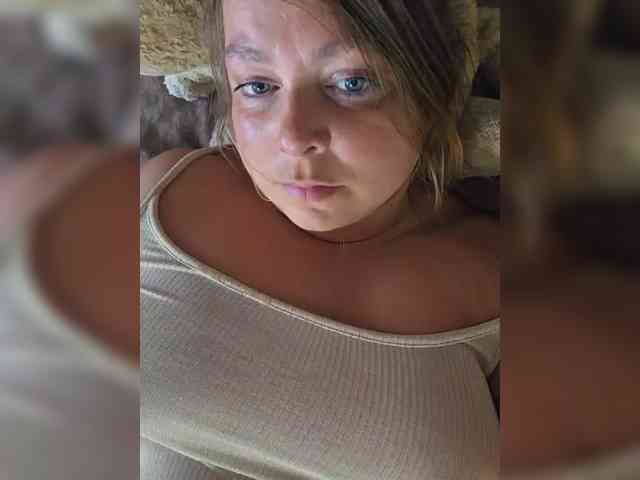 FLUFFY_BEAUTY webcam