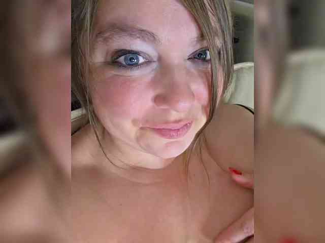 FLUFFY_BEAUTY webcam