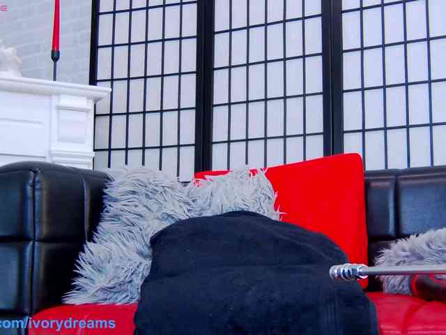 IvoryDreams webcam