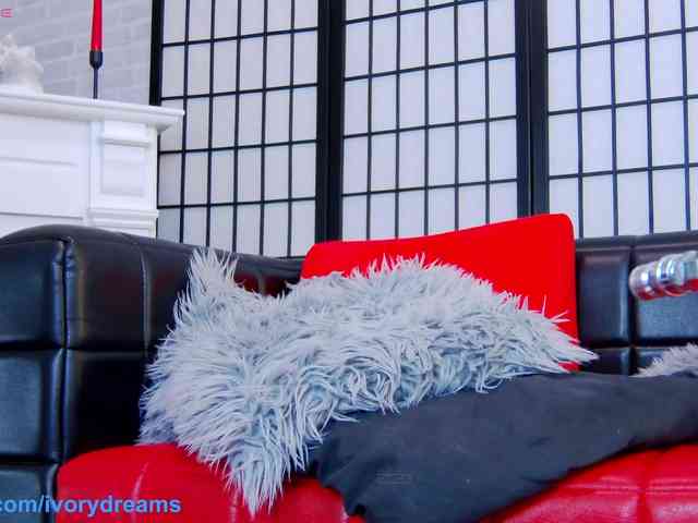 IvoryDreams webcam