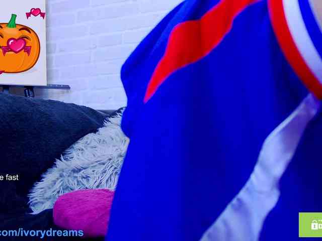 IvoryDreams Live Webcam on BongaCams
