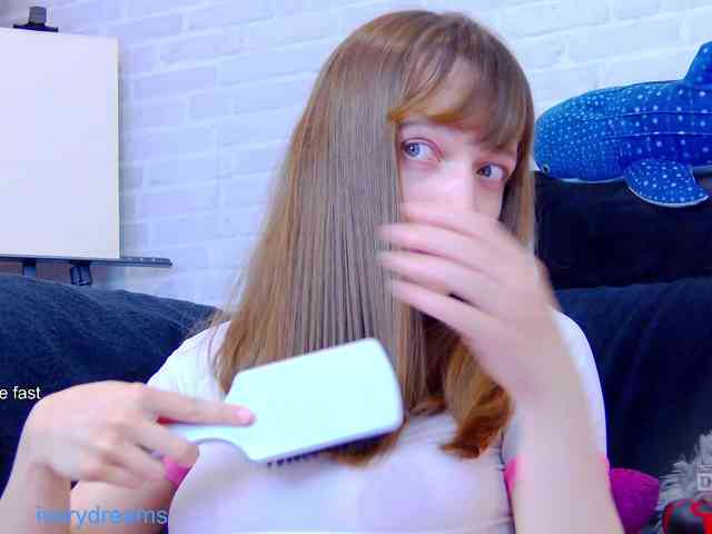 IvoryDreams webcam