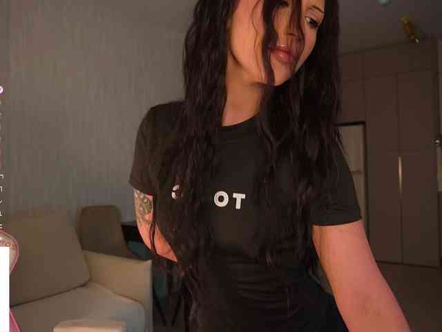sexy-assian's webcam live show