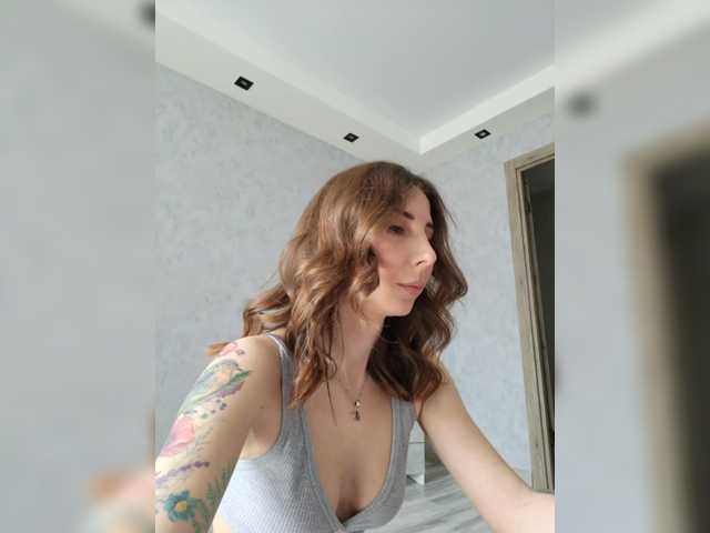 Fina771's BongaCams show and profile