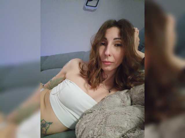 Fina771's BongaCams show and profile