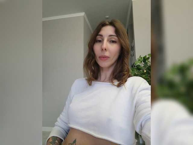 Fina771's BongaCams show and profile