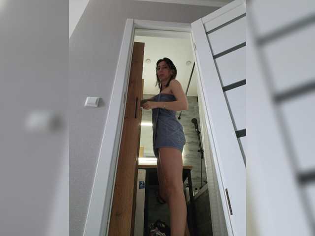 Fina771's BongaCams show and profile