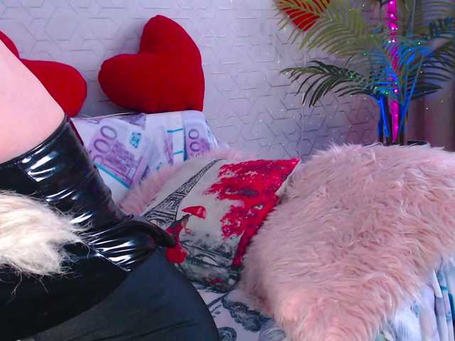 Marta80a's BongaCams show and profile