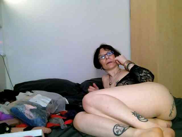 Amateurmilf Live Webcam on BongaCams