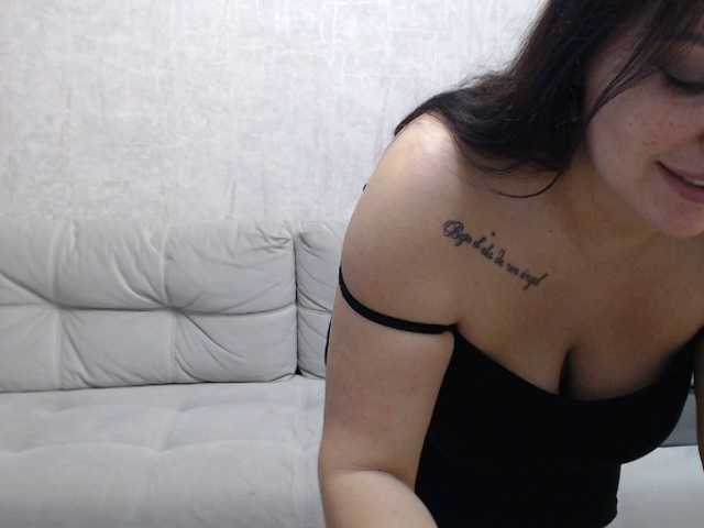  AngelinaCute chat room