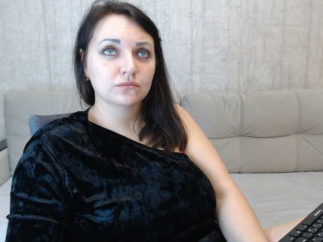 AngelinaCute's BongaCams show and profile