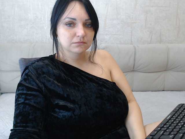 AngelinaCute's BongaCams show and profile