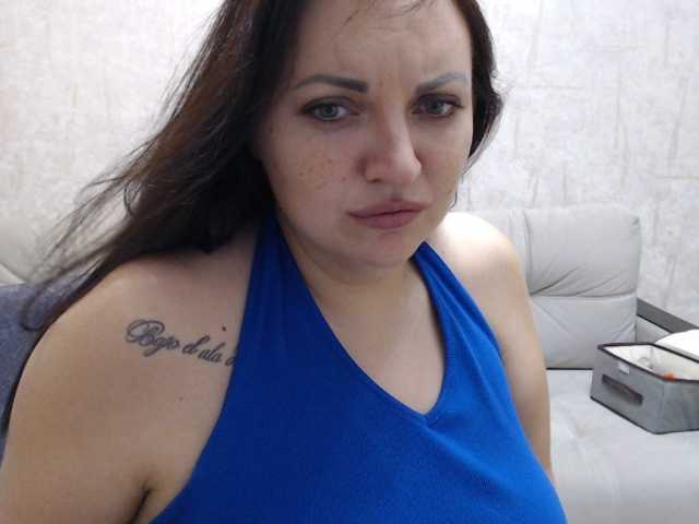  AngelinaCute chat room
