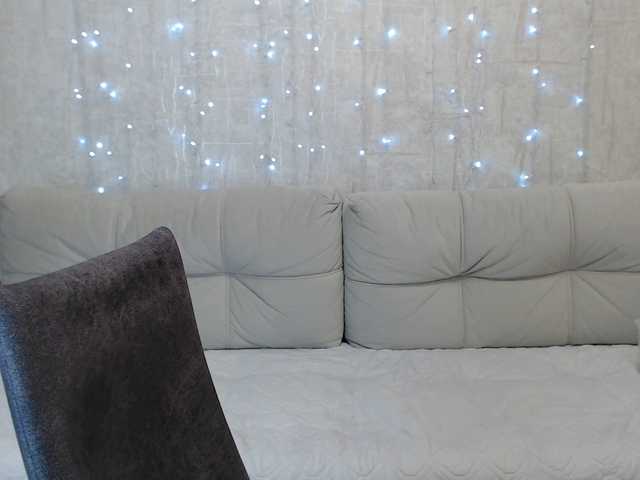 AngelinaCute's BongaCams show and profile