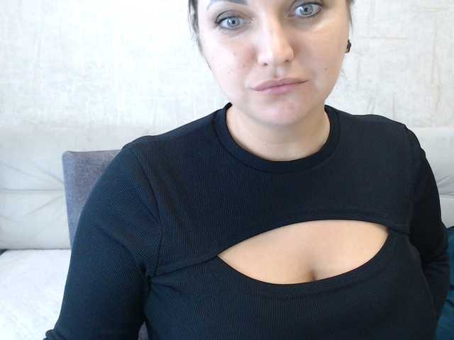 AngelinaCute's BongaCams show and profile