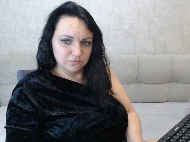 AngelinaCute's BongaCams show and profile