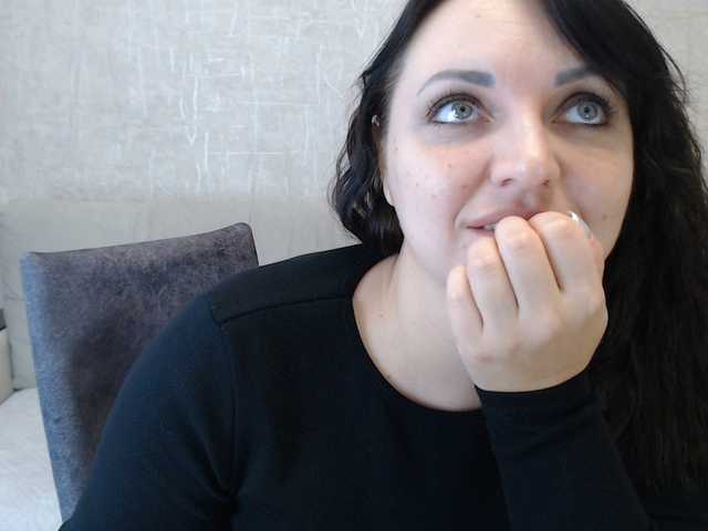 AngelinaCute's BongaCams show and profile