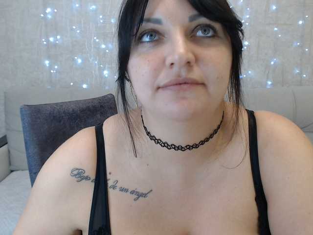 AngelinaCute's BongaCams show and profile