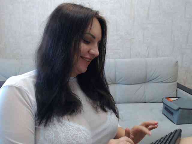 chat room nude AngelinaCute
