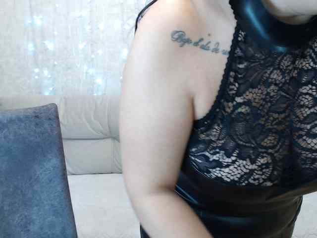 JenniferTheChic webcam